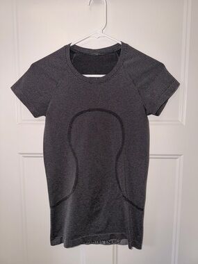 Lululemon Swiftly Tech Full Length Short Sleeve Blue Stripe